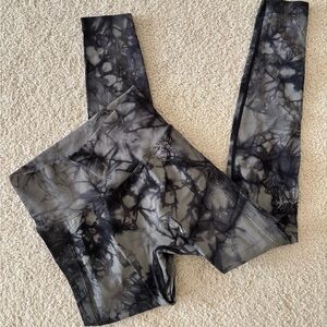 Seamless High Waisted Compressive Legging w/ Glute Scrunch